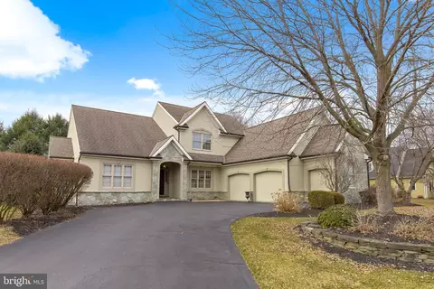 Exterior - 810 Woodfield Dr, Lititz, PA 17543 photo 2 of 7
