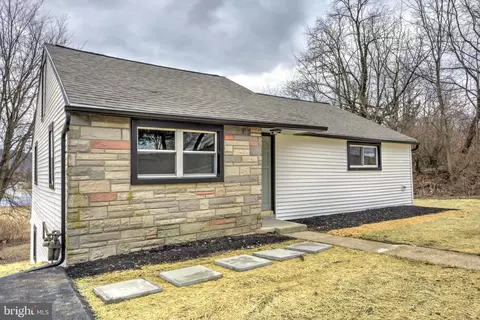 3265 Maytown Rd, Marietta, PA 17547