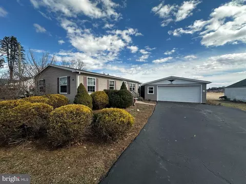 39 Bimini Dr, Manheim, PA 17545
