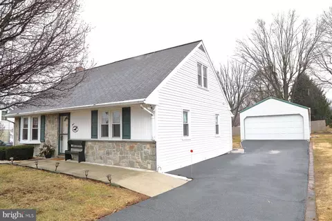 4 Bauer Ave, Willow Street, PA 17584