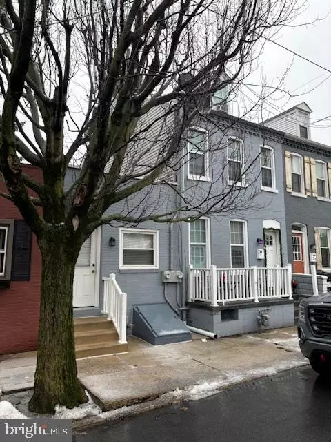 30 E 32 E New St, Lancaster, PA 17602