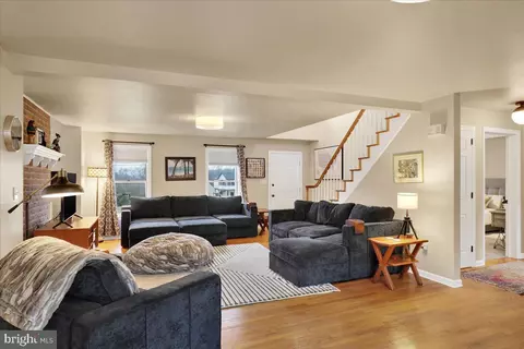 1507 E Newport Rd, Lititz, PA 17543 photo 4