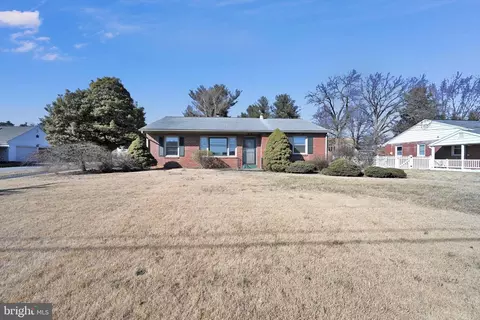2397 New Holland Pike, Lancaster, PA 17601