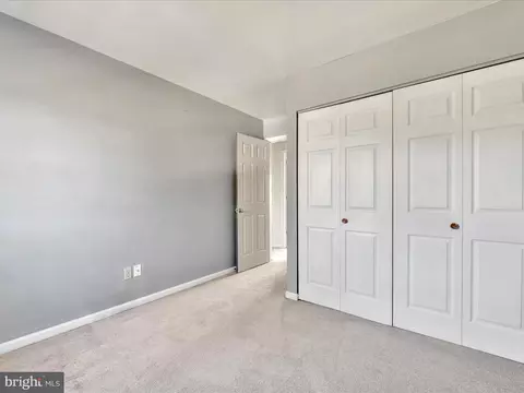 Bedroom - 68 Robinhill Dr, Lititz, PA 17543 photo 6 of 8