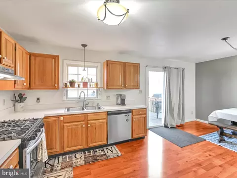 Kitchen - 68 Robinhill Dr, Lititz, PA 17543 photo 1 of 3