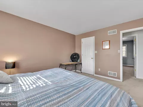Bedroom - 68 Robinhill Dr, Lititz, PA 17543 photo 2 of 8