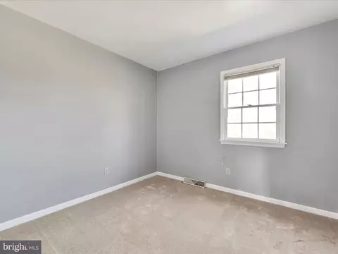 Bedroom - 68 Robinhill Dr, Lititz, PA 17543 photo 5 of 8