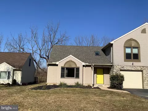 12 Farm Ln, Ephrata, PA 17522