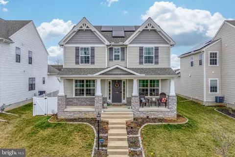 105 Honeysuckle Dr, Marietta, PA 17547