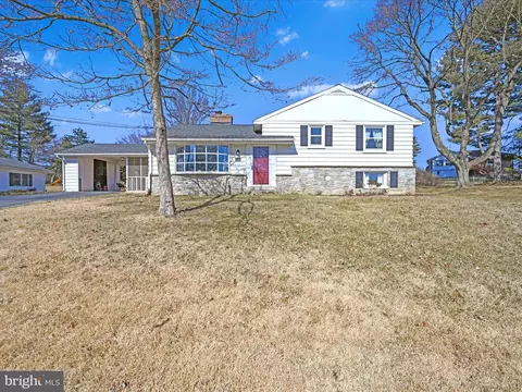1807 Mayflower Cir, Lancaster, PA 17603