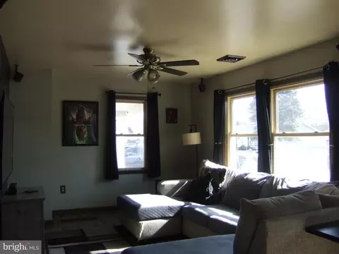 237 Noble St, Lititz, PA 17543 photo 5