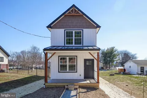 31 Penn St, Washington Boro, PA 17582