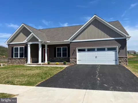 223 Randolph Dr, Elizabethtown, PA 17022
