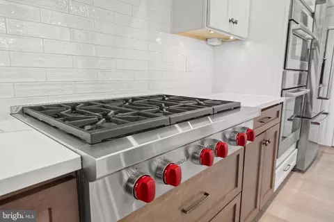Kitchen - 425 Southampton Dr, Lititz, PA 17543 photo 7 of 8