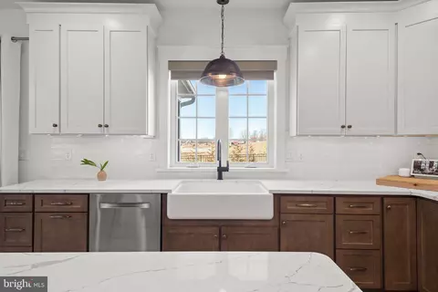 Kitchen - 425 Southampton Dr, Lititz, PA 17543 photo 8 of 8