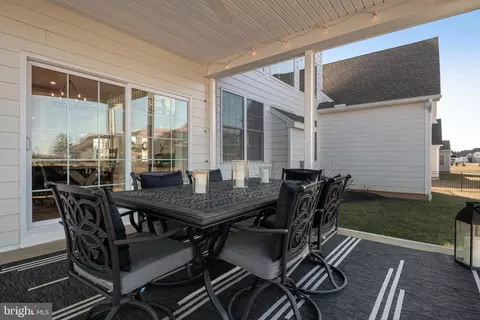 Exterior - 425 Southampton Dr, Lititz, PA 17543 photo 7 of 11