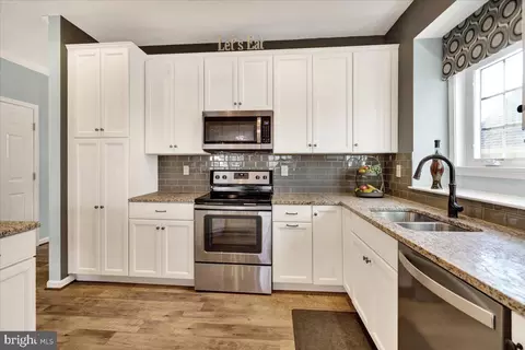 Kitchen - 470 Valor Dr, Lititz, PA 17543 photo 1 of 4