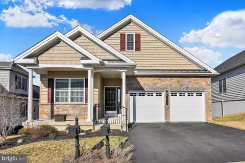 470 Valor Dr, Lititz, PA 17543