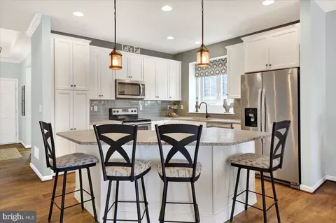 Kitchen - 470 Valor Dr, Lititz, PA 17543 photo 3 of 4