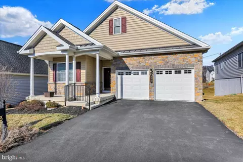 Exterior - 470 Valor Dr, Lititz, PA 17543 photo 6 of 8