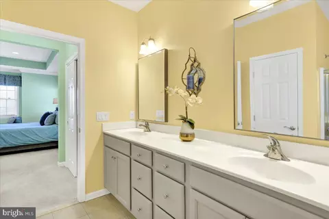 Entry Way - 470 Valor Dr, Lititz, PA 17543 photo 5 of 6