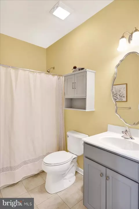 Bath - 470 Valor Dr, Lititz, PA 17543 photo 1 of 2