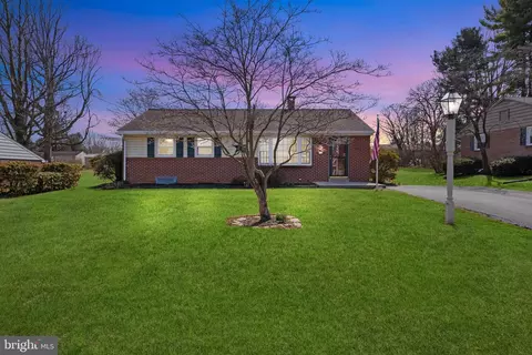 1538 Lambeth Rd, Lancaster, PA 17601