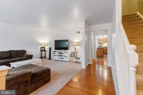 Entry Way - 724 E Newport Rd, Lititz, PA 17543 photo 2 of 4