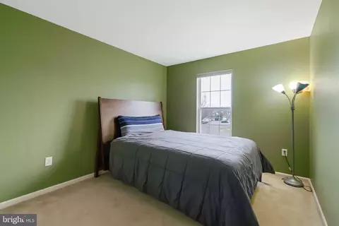 Bedroom - 724 E Newport Rd, Lititz, PA 17543 photo 6 of 7
