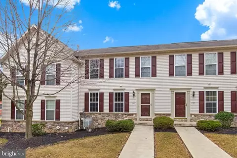 Exterior - 724 E Newport Rd, Lititz, PA 17543 photo 1 of 5
