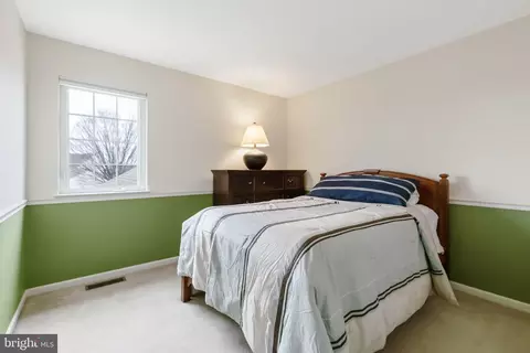 Bedroom - 724 E Newport Rd, Lititz, PA 17543 photo 4 of 7