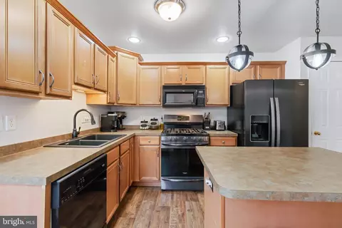 Kitchen - 724 E Newport Rd, Lititz, PA 17543 photo 1 of 3