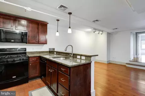 159 E King St #221, Lancaster, PA 17602 photo 1