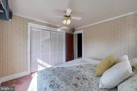 Bedroom - 405 S Cedar St, Lititz, PA 17543 photo 2 of 6