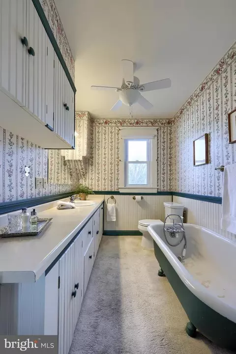 Bath - 405 S Cedar St, Lititz, PA 17543 photo 2 of 3
