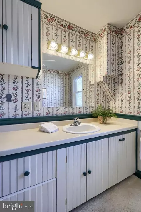Bath - 405 S Cedar St, Lititz, PA 17543 photo 3 of 3