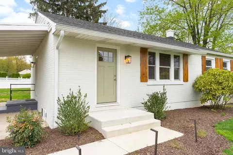 47 Park Circle Dr, Lancaster, PA 17603