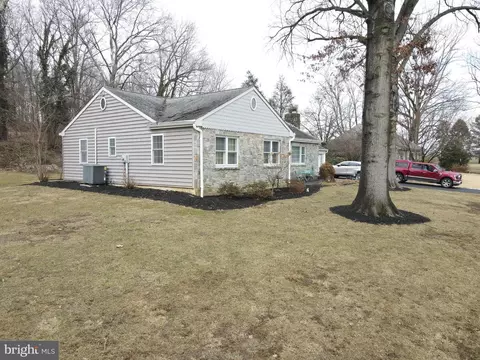 3045 W Meadowview Dr W, Gordonville, PA 17529