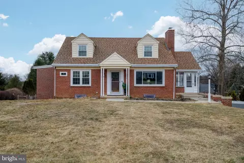 1938 Park Plz, Lancaster, PA 17601
