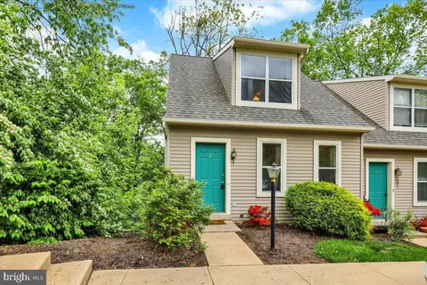 5 Westpointe Dr, Ephrata, PA 17522