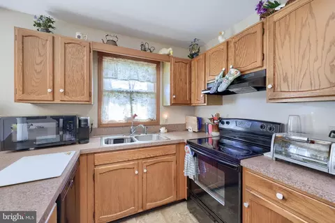 310 Long Ln, Lititz, PA 17543 photo 12