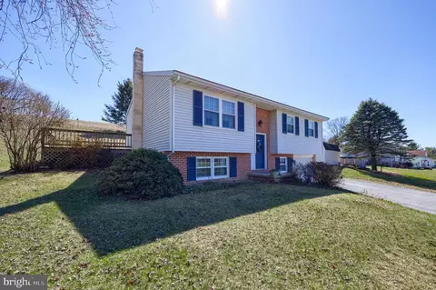 310 Long Ln, Lititz, PA 17543 photo 2