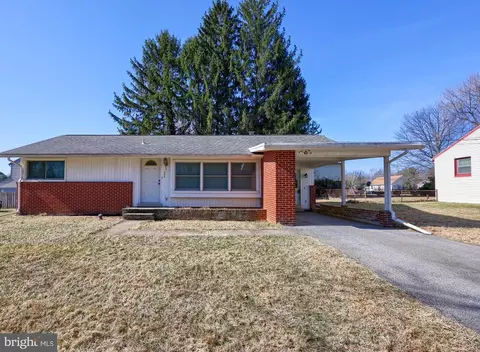920 Wheaton Dr, Lancaster, PA 17603