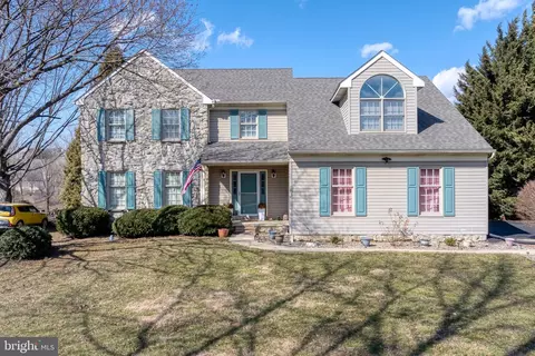 383 Carter Moir Dr, Lancaster, PA 17601