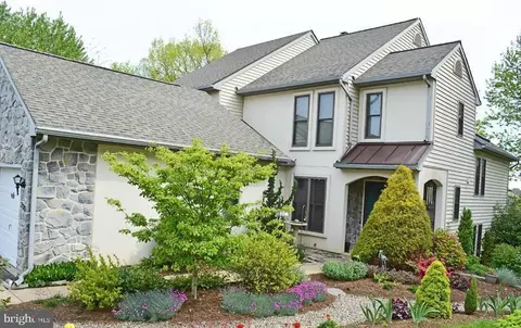 330 Windgate Ct, Millersville, PA 17551