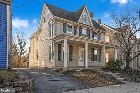 344 W Main St, Ephrata, PA 17522