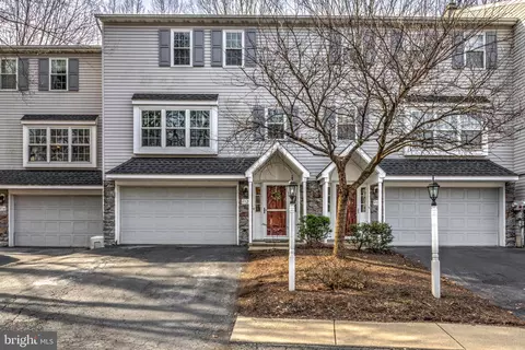 212 Topland Dr, Lancaster, PA 17601