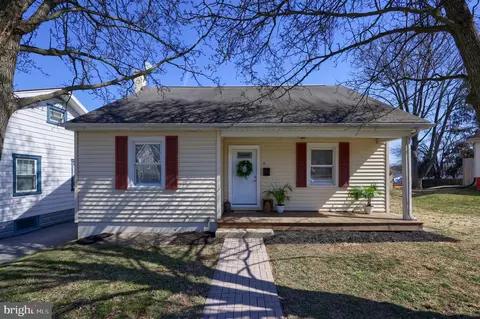11 Girard Ave, Lancaster, PA 17603