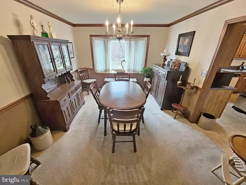 Dining - 402 Snyder Hill Rd, Lititz, PA 17543 photo 1 of 2