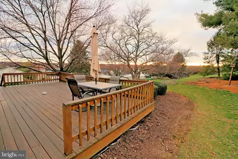 Exterior - 402 Snyder Hill Rd, Lititz, PA 17543 photo 2 of 4